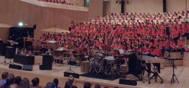 Más de 5.000 alumnos de 115 centros han actuado desde el jueves en los ocho conciertos de Cantania