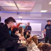 324 estudiantes procedentes de 9 colegios aragoneses han pasado ya por el Aula Móvil Newton en Huesca