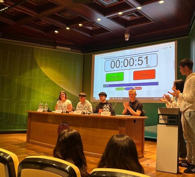 El IES “Martínez Vargas”, de Barbastro, celebra el XI Debate Provincial en Inglés.